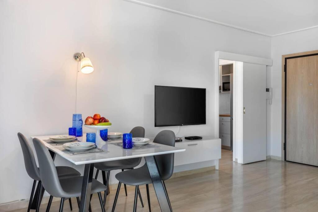 Four Seasons Sea View Apartment Atene Esterno foto