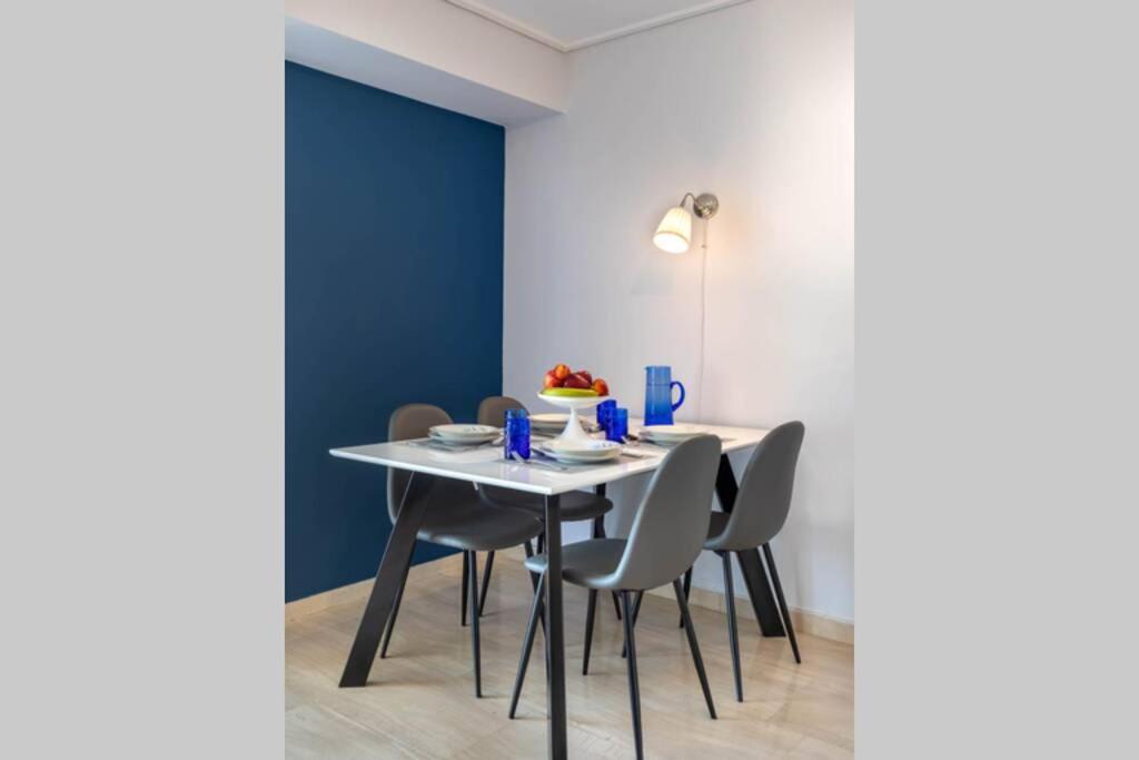 Four Seasons Sea View Apartment Atene Esterno foto